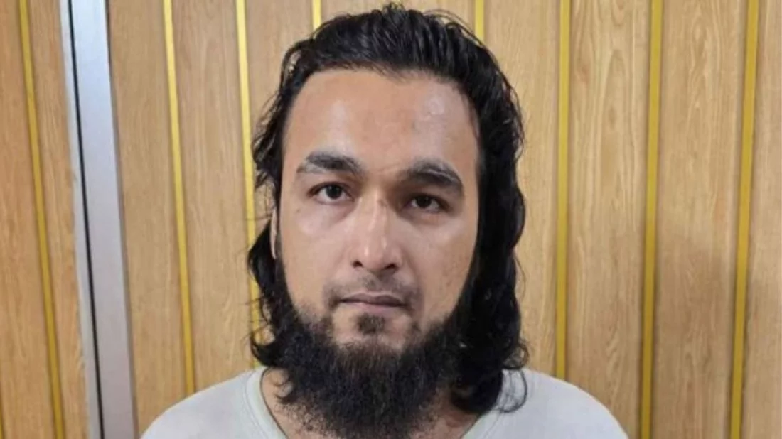 এবার মদ্যপ অবস্থায় ড্রাইভারকে মারধর করে আটক নোবেল